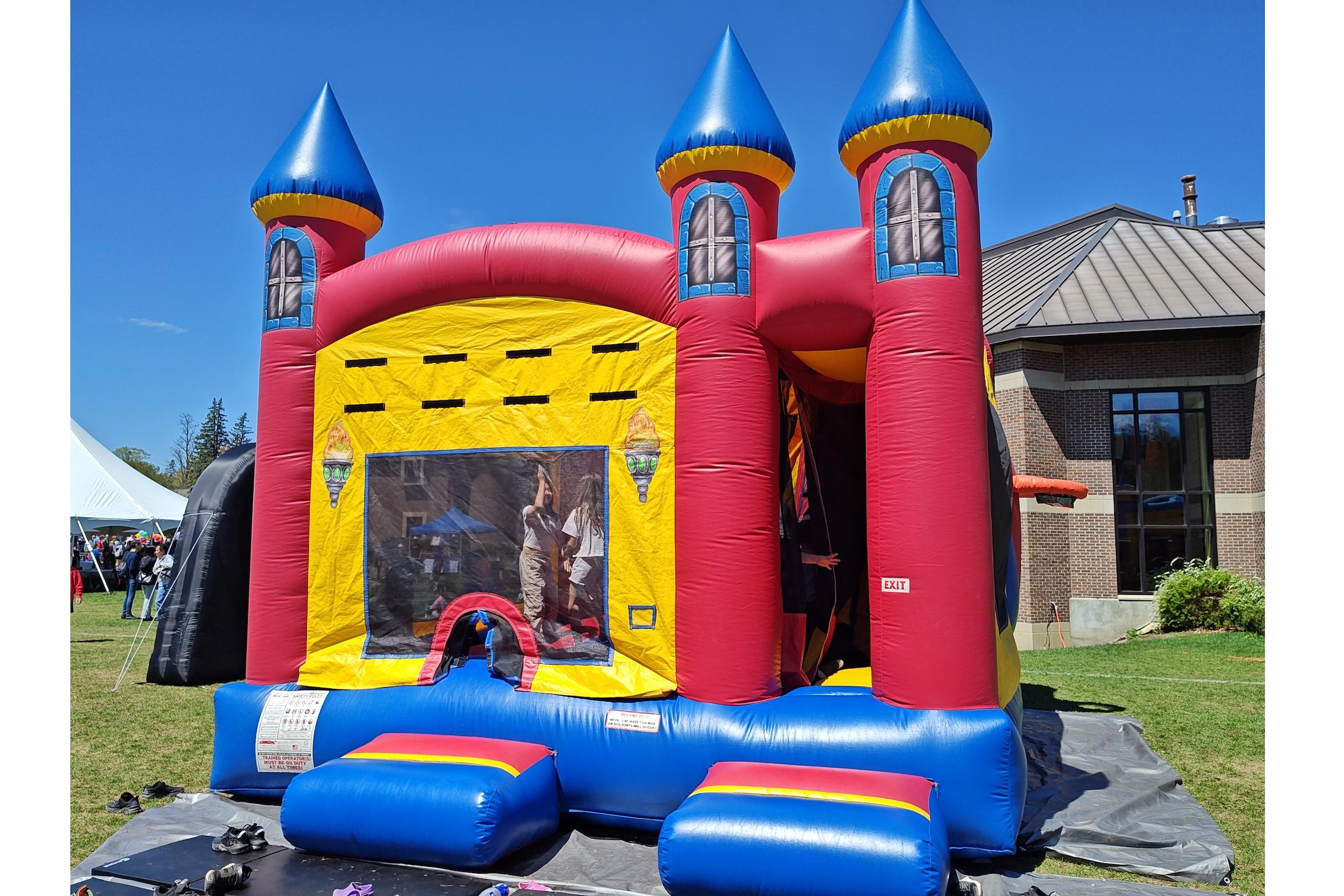Excalibur Bounce House and Slide Combo TSSA party rentals Ottawa Ontario and Gatineau Quebec