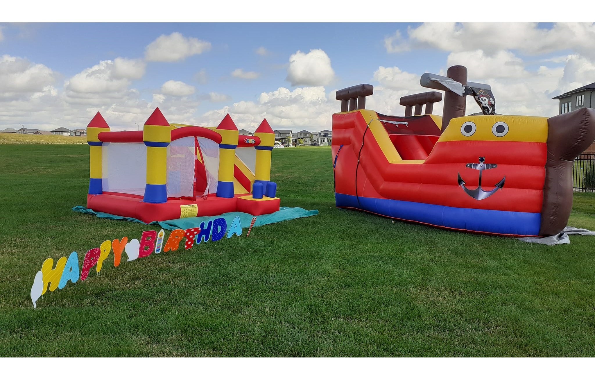 Inflatable Bouncy castles, Obstacle Courses, Waterslides, Facepainting, Popcorn / Cotton candy / Snow cone machines, party yard indoor and outdoor games rentals in Ottawa Ontario