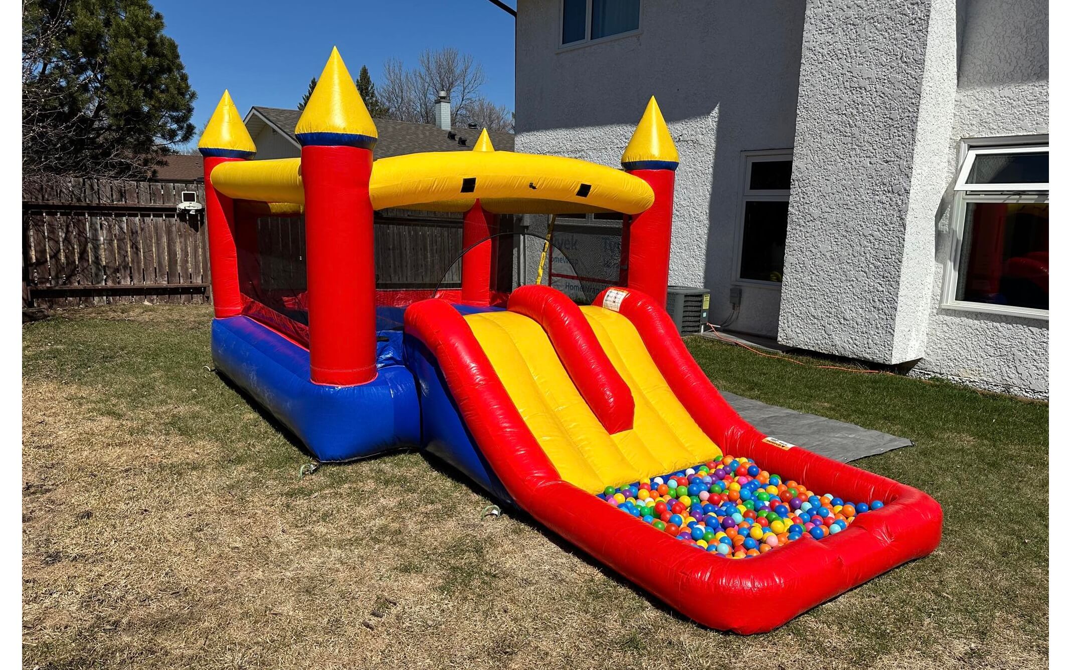 Red Castle Slide and Bounce House Inflatable party rentals Ottawa Ontario and Gatineau Quebec