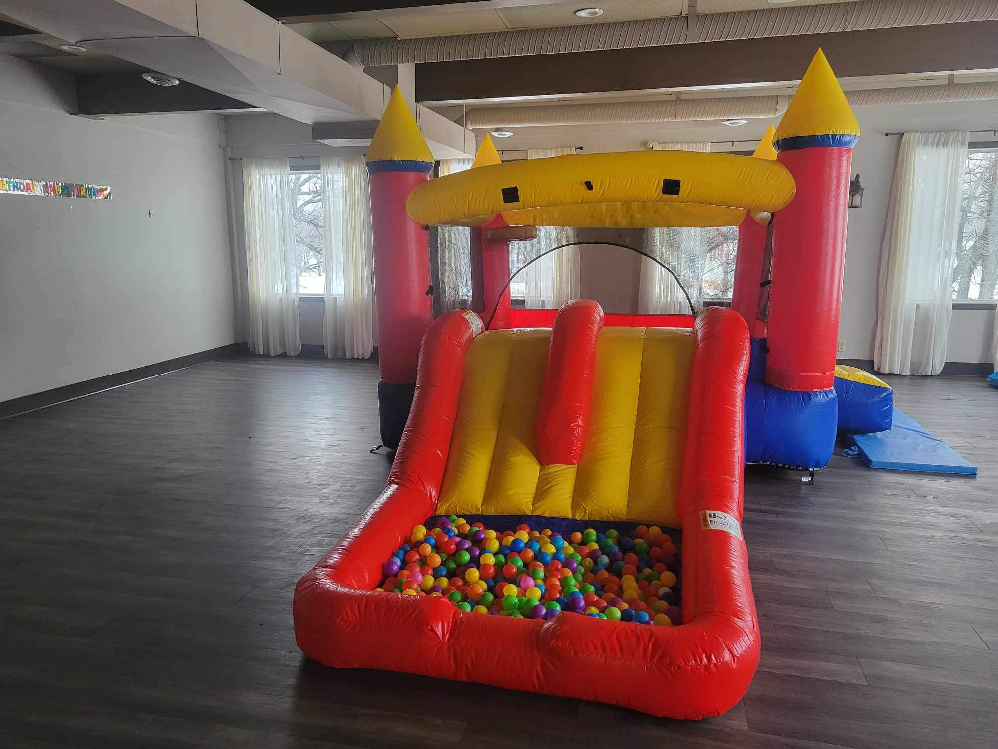 Red Castle Slide and Bounce House Inflatable party rentals Ottawa Ontario and Gatineau Quebec