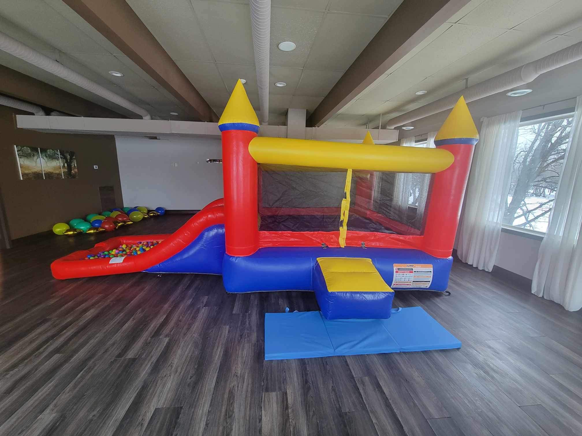 Red Castle Slide and Bounce House Inflatable party rentals Ottawa Ontario and Gatineau Quebec