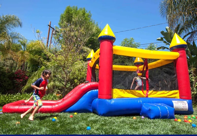 Red Castle Slide and Bounce House Inflatable party rentals Ottawa Ontario and Gatineau Quebec