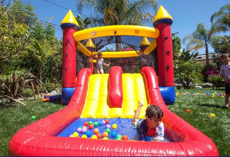 Red Castle Slide and Bounce House Inflatable party rentals Ottawa Ontario and Gatineau Quebec