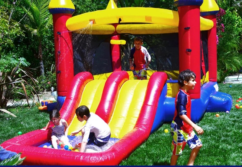 Red Castle Slide and Bounce House Inflatable party rentals Ottawa Ontario and Gatineau Quebec