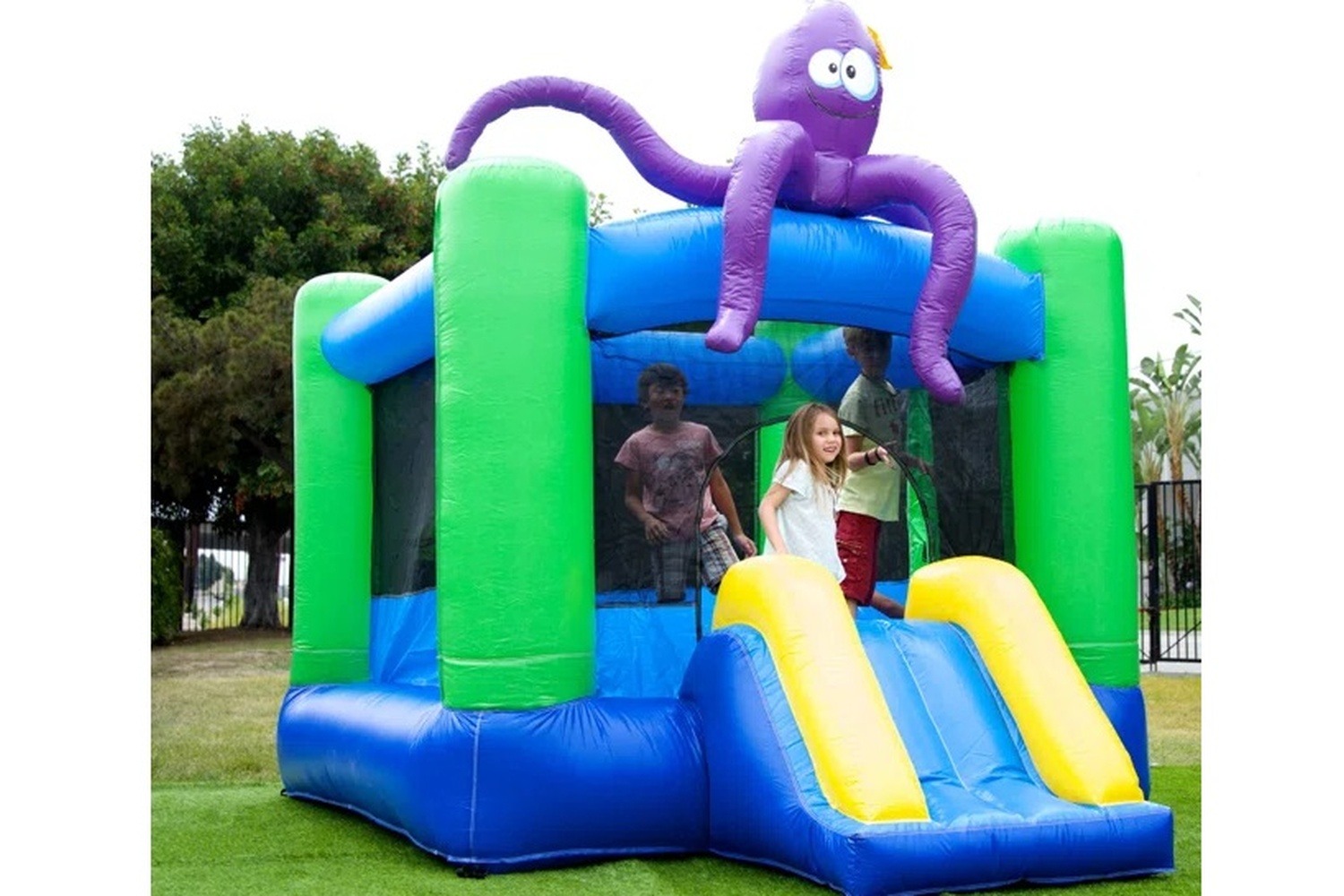Octopus toddler bounce house with slide rental in Ottawa and Gatineau indoor setup